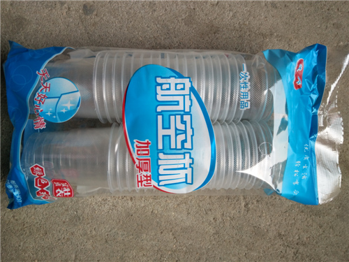 選擇一次性杯子時(shí)，需要考慮以下幾個(gè)因素：